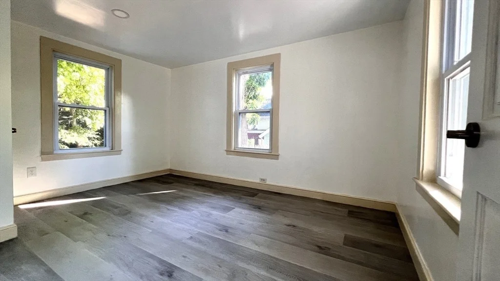 Photo of 6 Oakland Circle