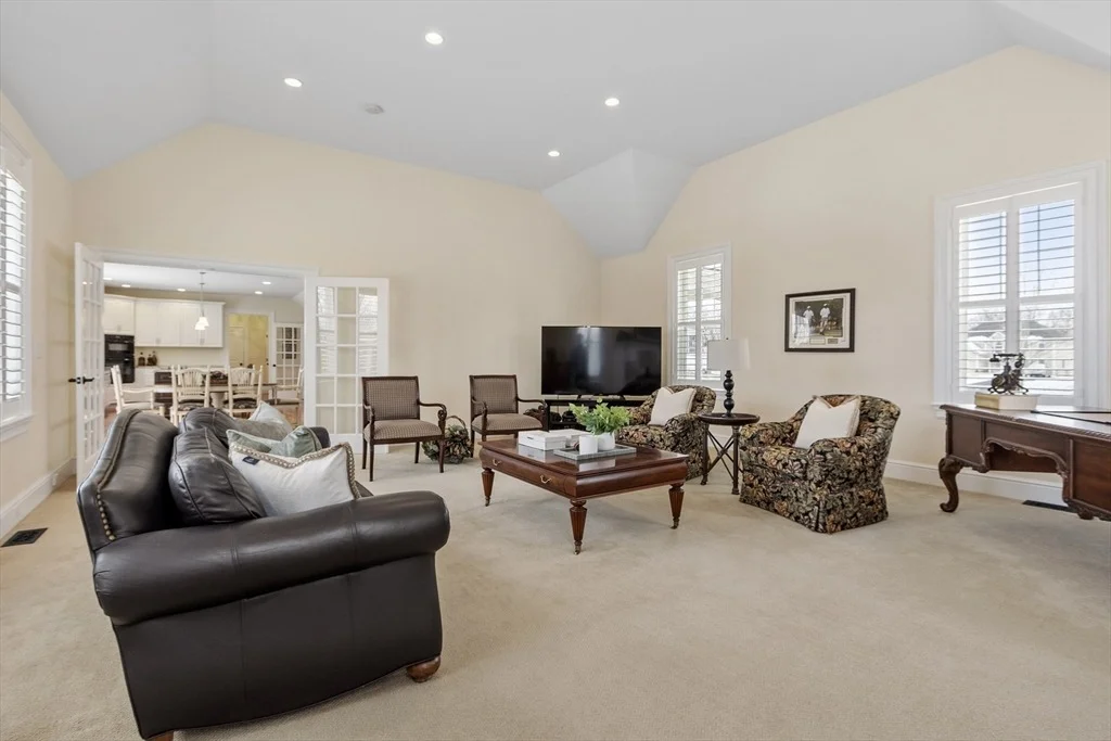 Photo of 64 Old Stone Cir