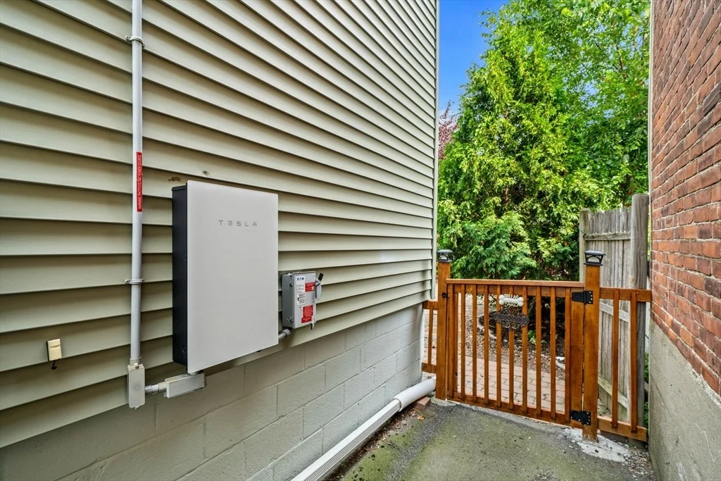 Photo of 15 Beacon St