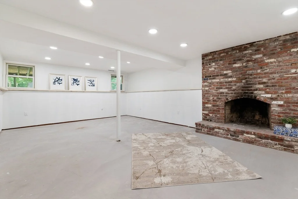 Photo of 40 Crystal Cir