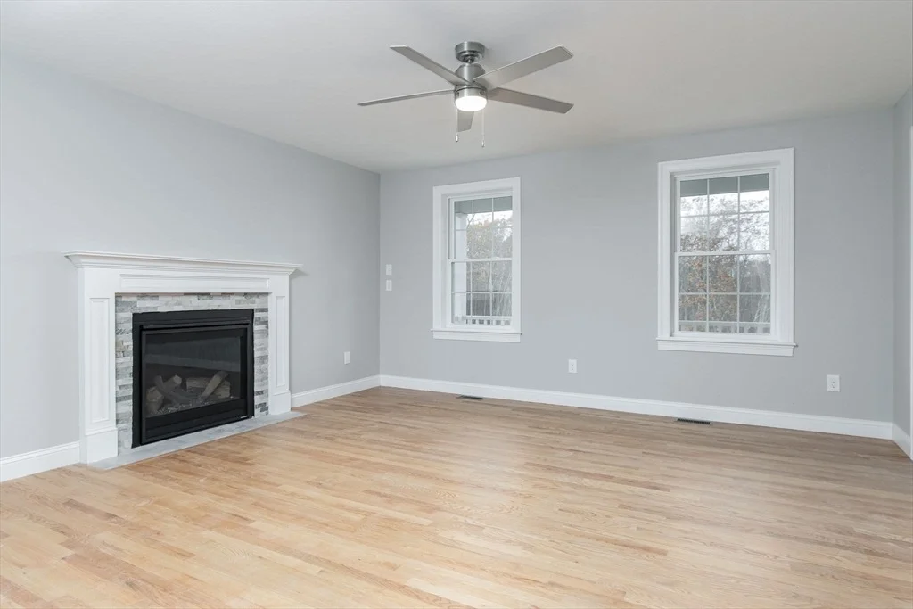 Photo of 15 Oriole Dr