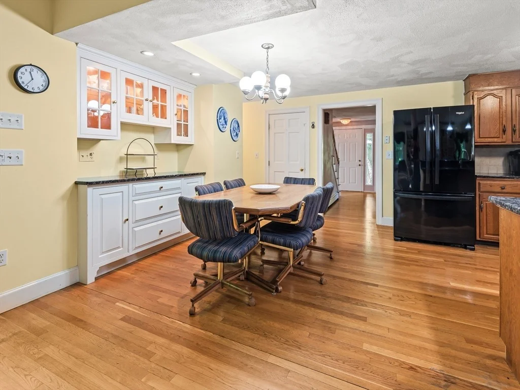 Photo of 14 Running Brook Cir
