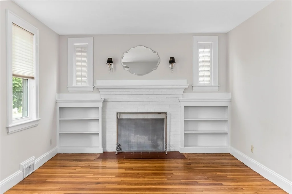 Photo of 862 Pleasant Street