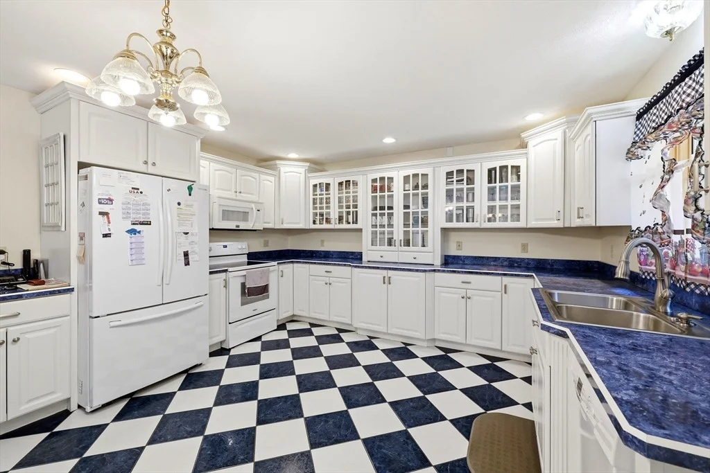 Photo of 142 Oak Knoll Cir
