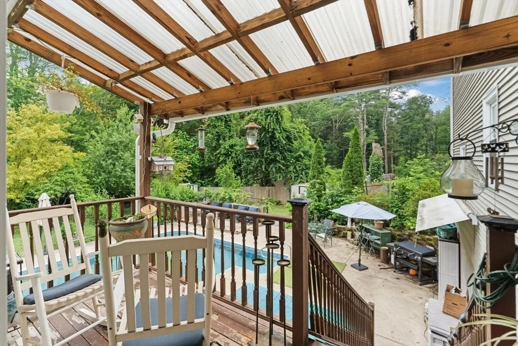 Photo of 1236 Woonsocket Hill Road