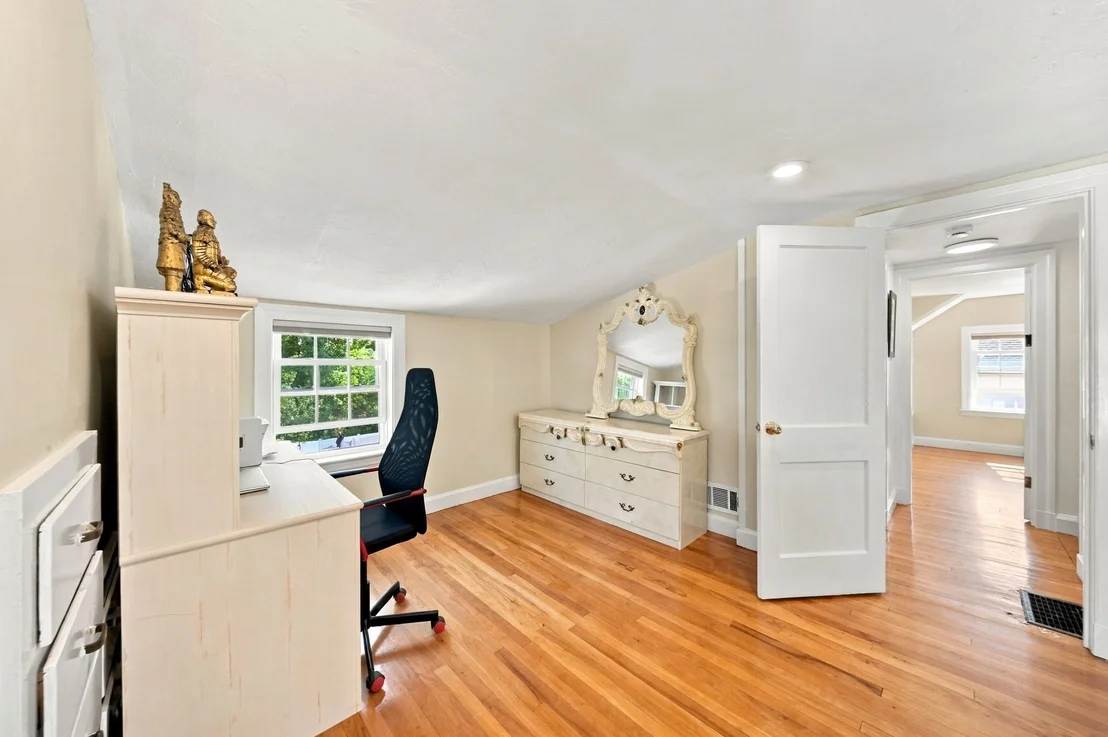 Photo of 147 Elmlawn Rd