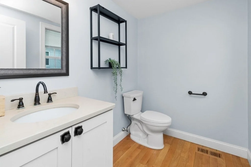 Photo of Unit 2 at 19 Everett Street