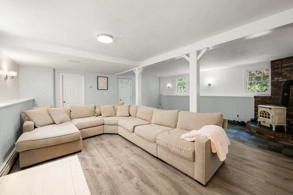 Photo of 86 Maplewood Dr