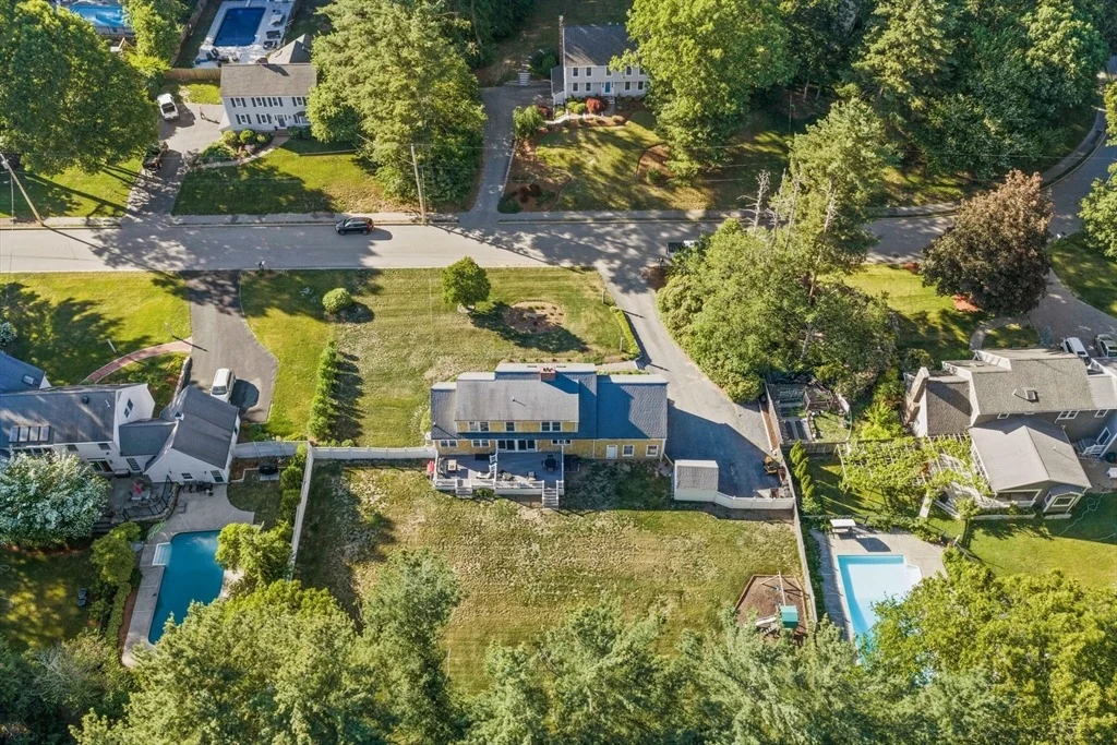 Photo of 114 Longwater Dr