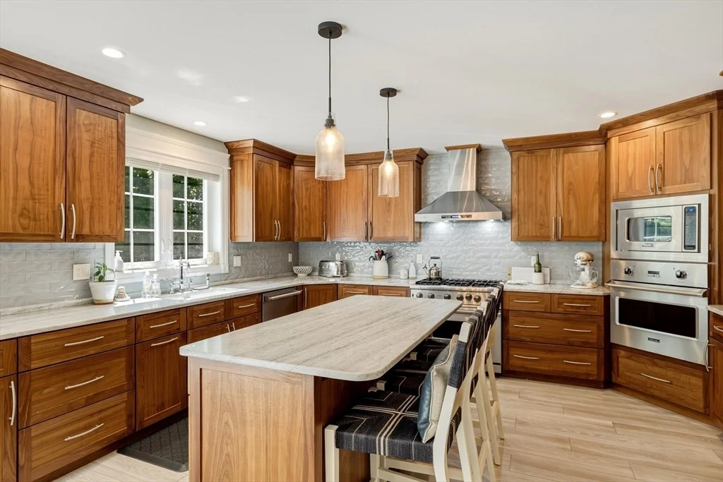 Photo of 12 Crystal Ln