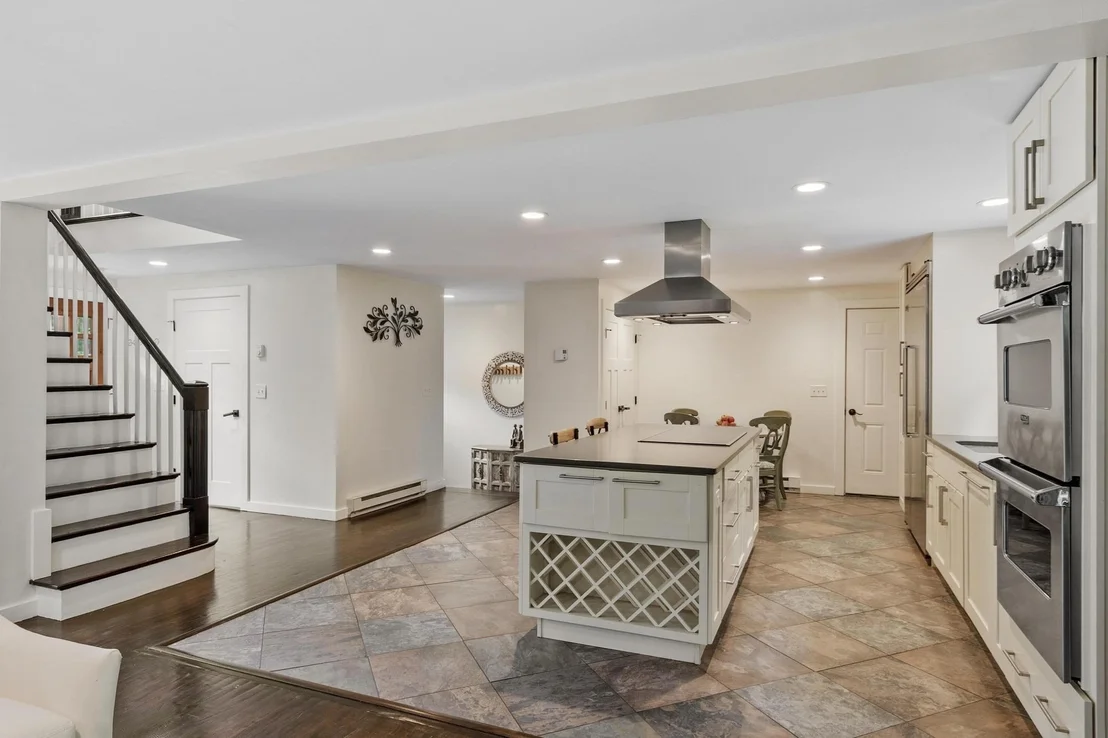Photo of 29 Shaker Rd