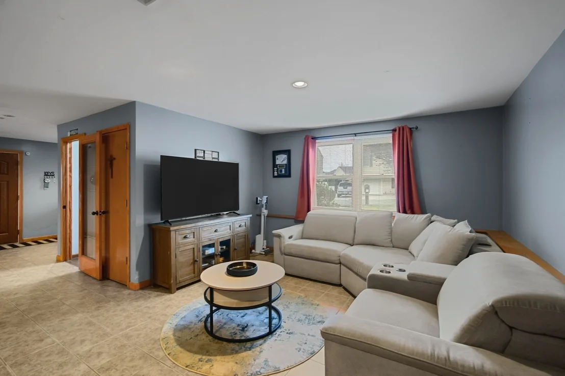 Photo of 52 Family Dr