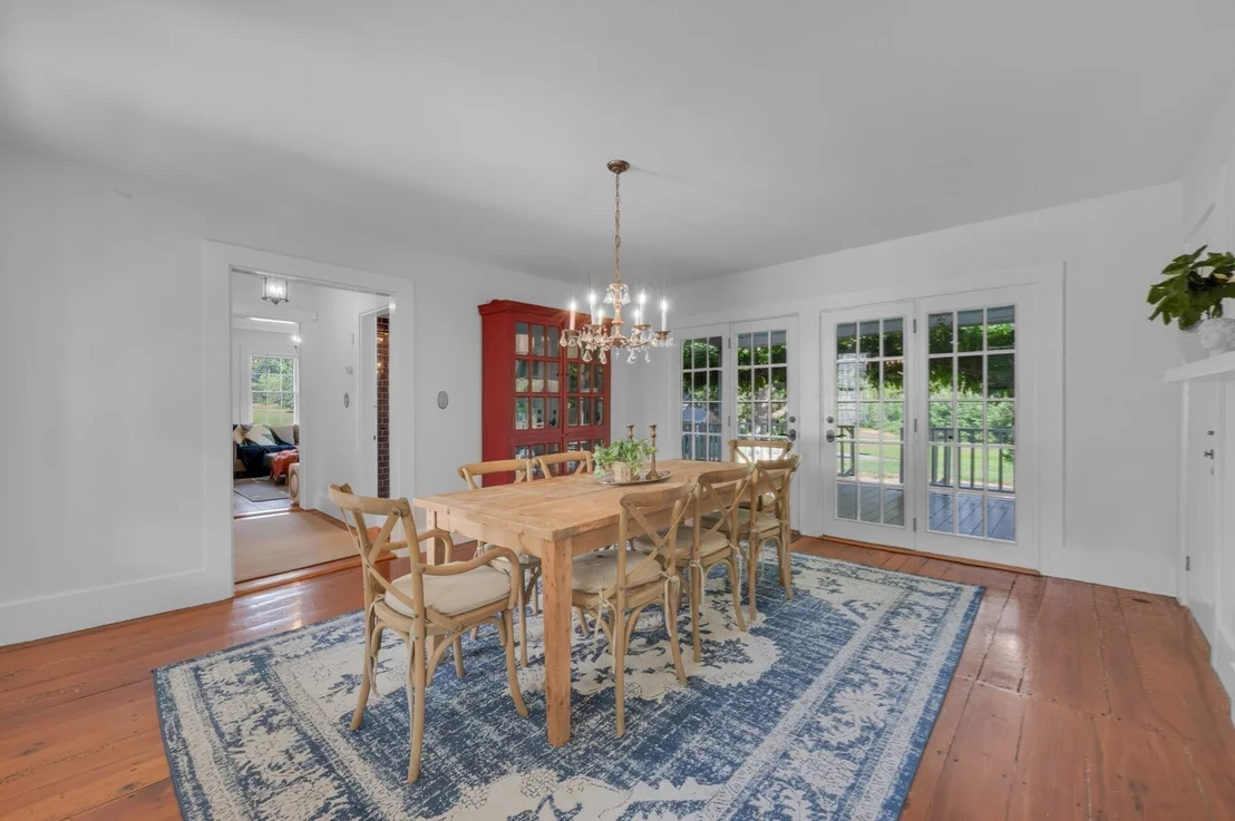 Photo of 304 Warren Rd