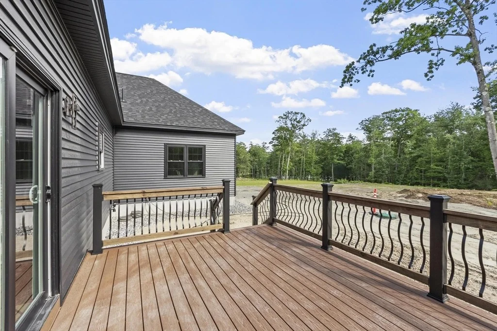 Photo of 275 State Rd