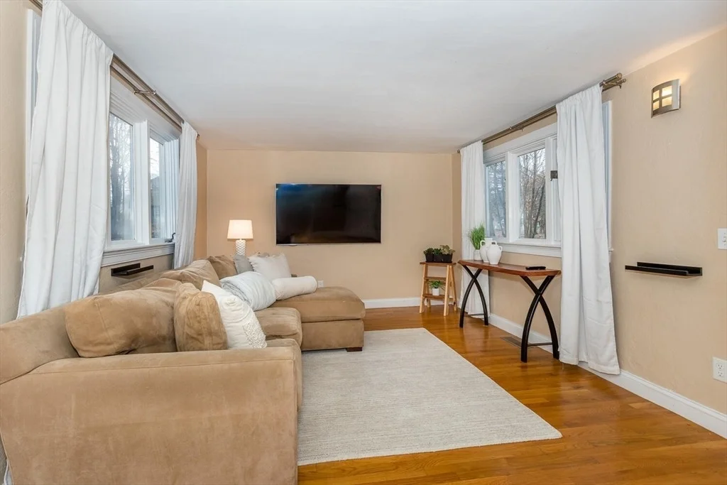 Photo of 264 Pleasant Street