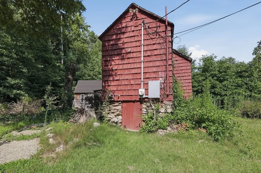 Photo of 101 Whitins Rd
