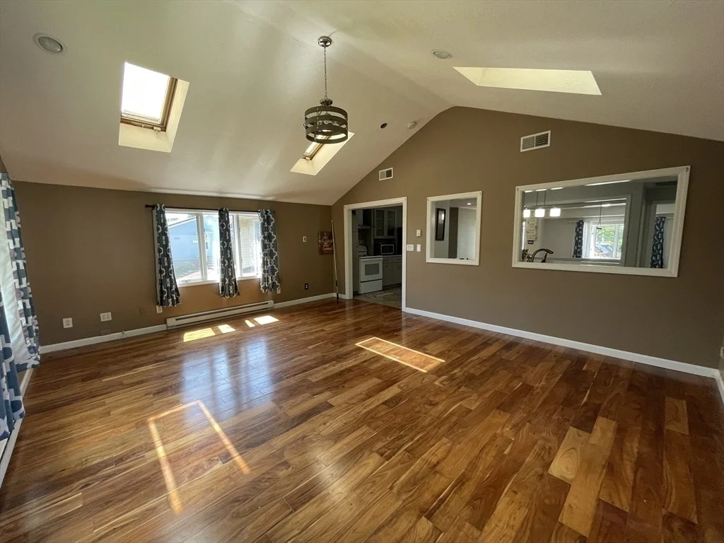 Photo of 55 Barbara Ave