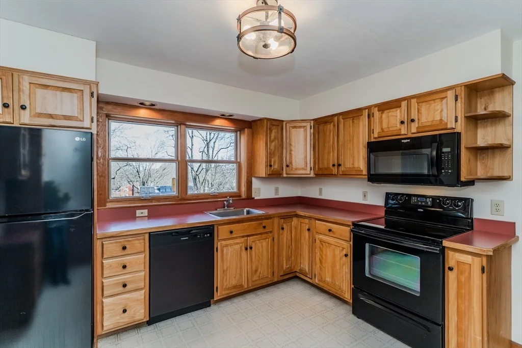 Photo of 18 Highland Cir
