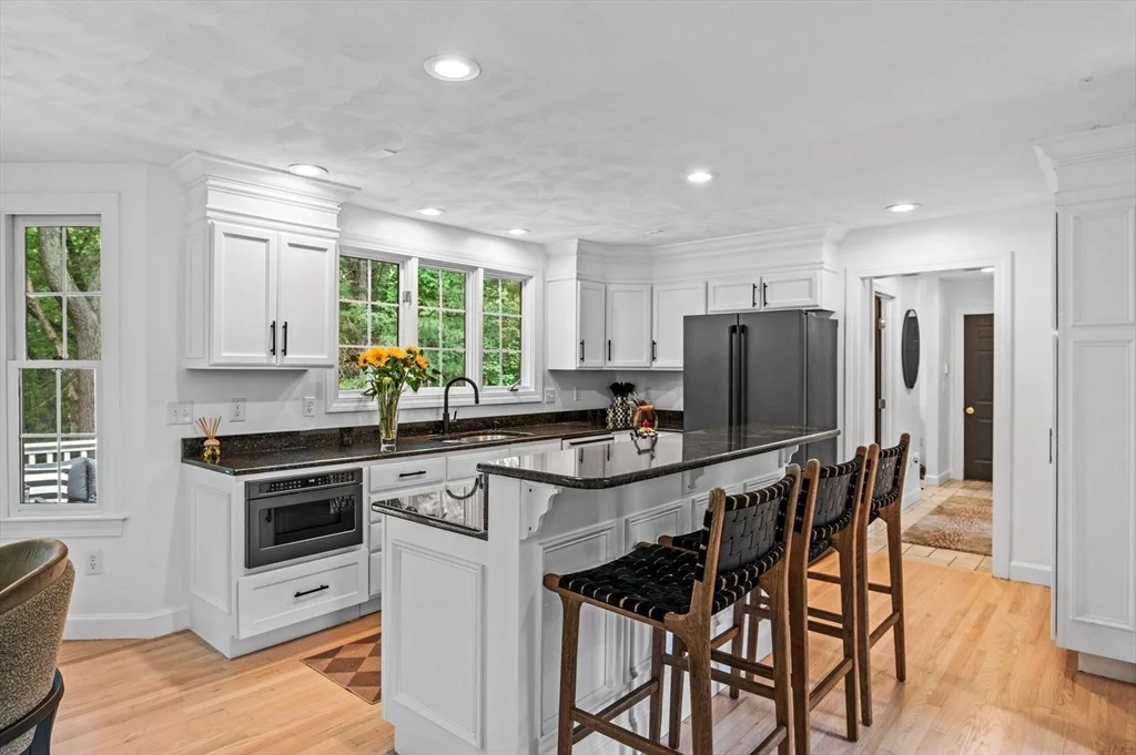 Photo of 12 Tarbox Ln