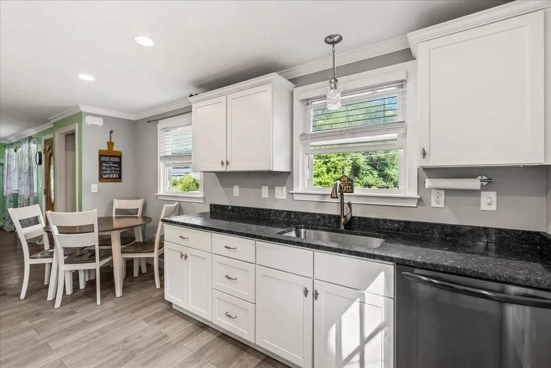 Photo of 105 Crestfield Dr