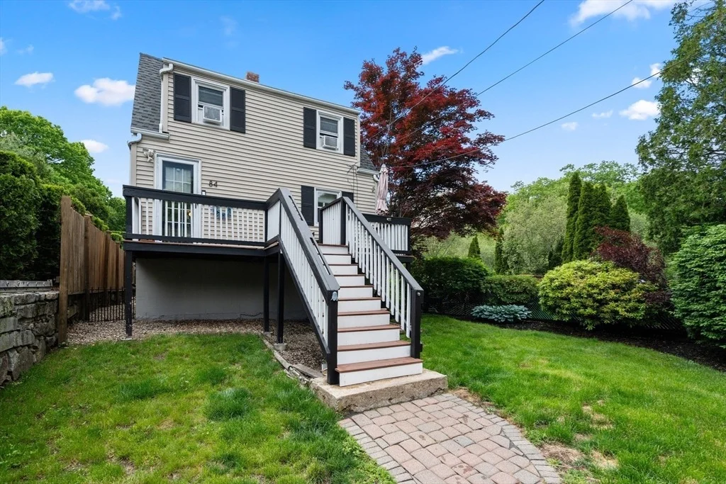 Photo of 84 Windsor Ave