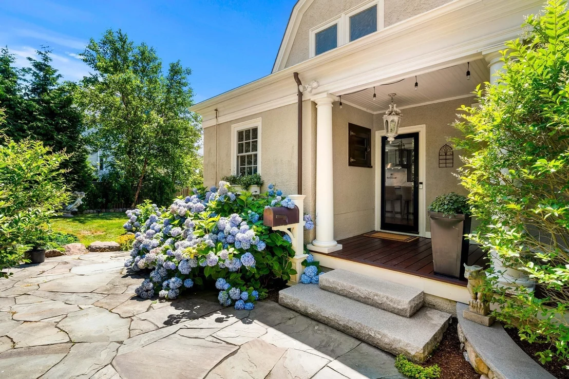 Photo of 31 Shore Rd.