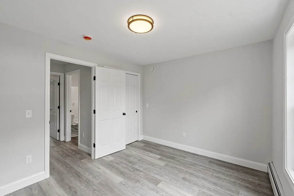 Photo of 572 Pleasant St