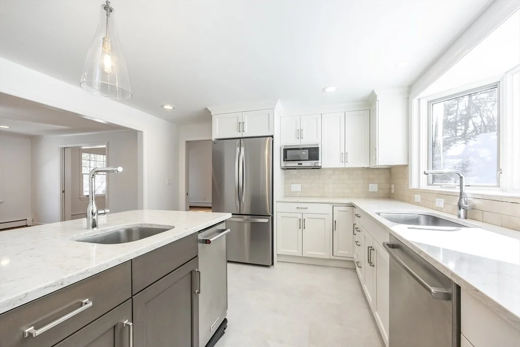 Photo of 162 Mayfair Dr