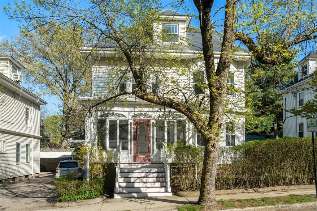Photo of 121 Thorndike Street