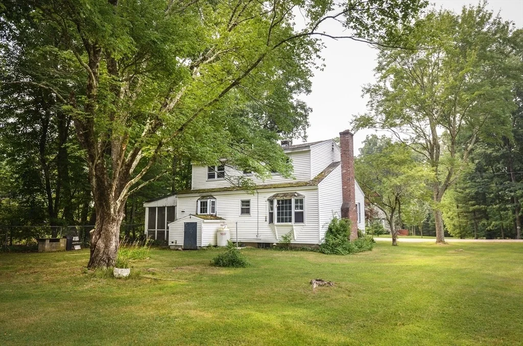 Photo of 240 Gates Pond Rd