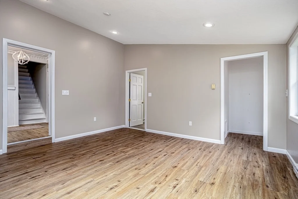 Photo of 353 Front St