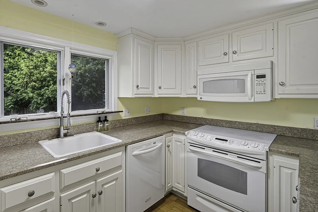 Photo of 39 Leland Rd