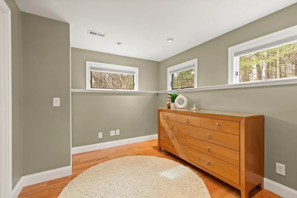 Photo of 31 Meadowbrook Rd