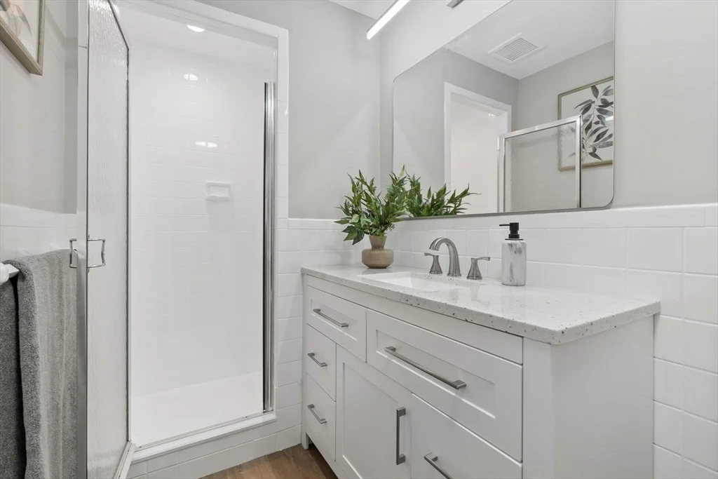Photo of 2 Clover Cir