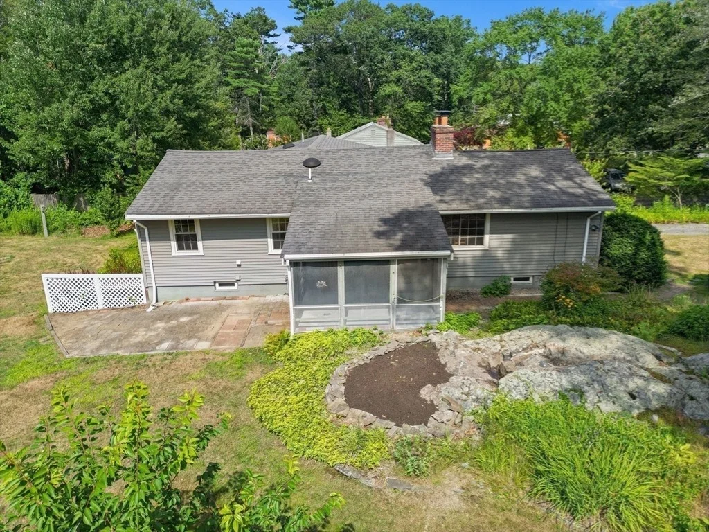 Photo of 30 Fenno Dr