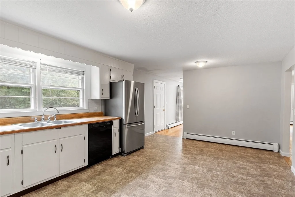 Photo of 374 Mill St Ext