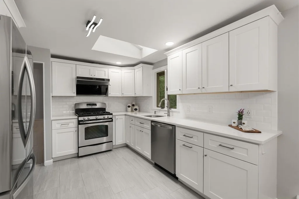 Photo of 25 Meadowbrook Road