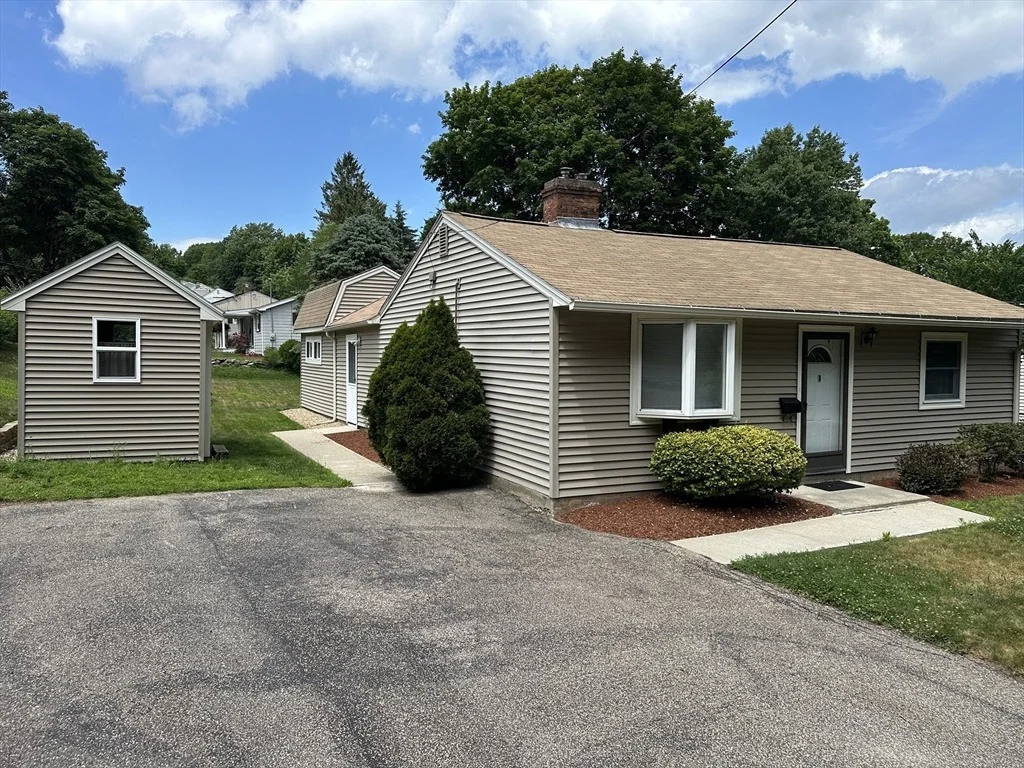 Photo of 86 Bailey St.