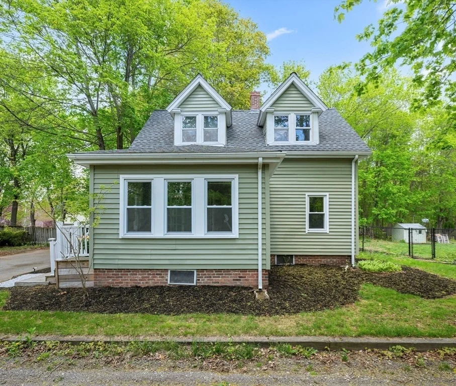 Photo of 24 Bowker Ave