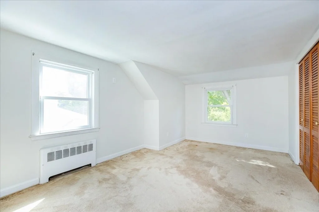 Photo of 34 Roosevelt Ave