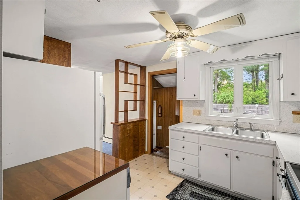 Photo of 11 Dadant Dr