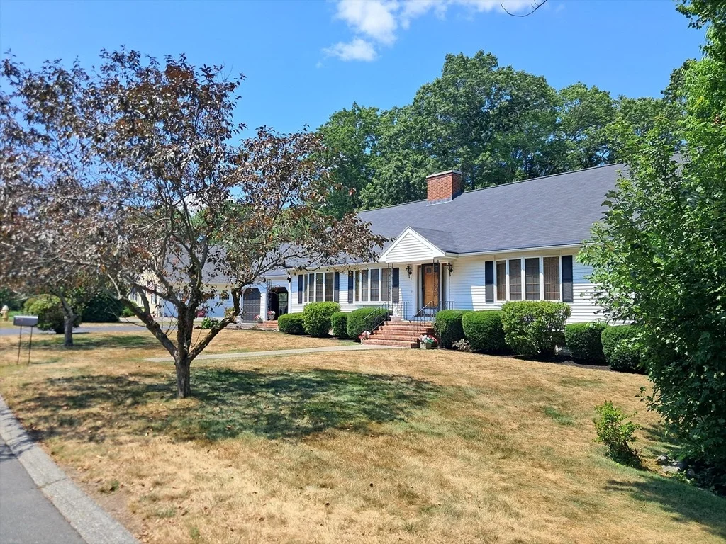 Photo of 5 College Pond Dr