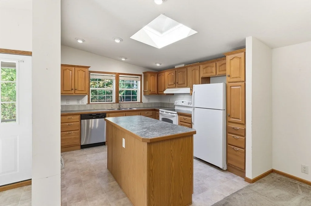 Photo of 15 Colonial Lane