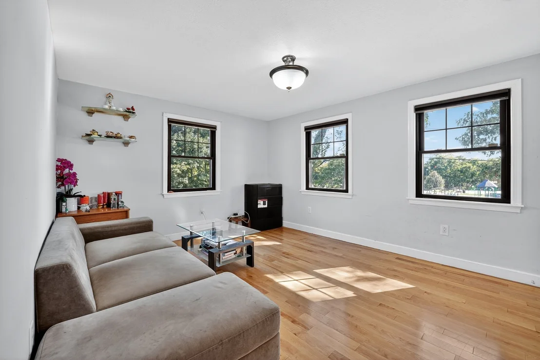 Photo of 116 Gordon Rd