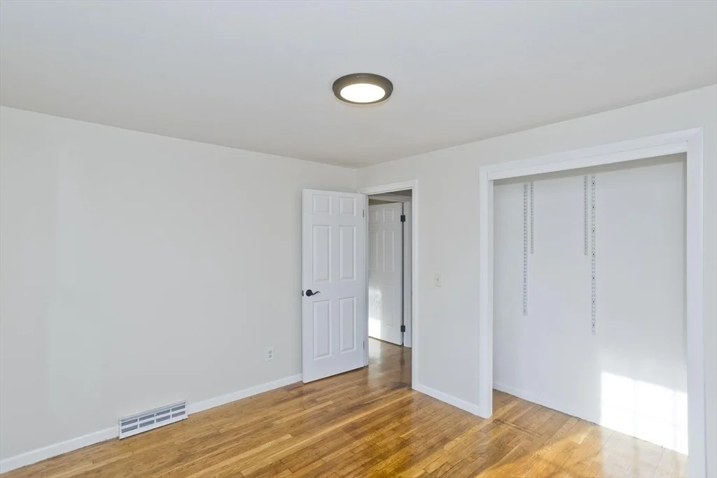 Photo of 192 Gardens Dr