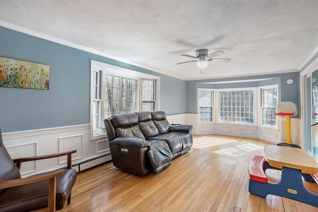 Photo of 13 W Pine Dr