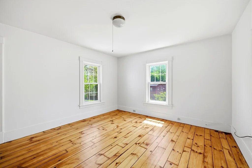 Photo of 97 Shelburne Road