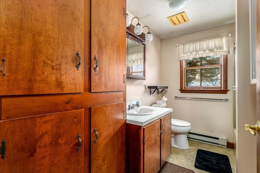Photo of 10 Jonathan Dr