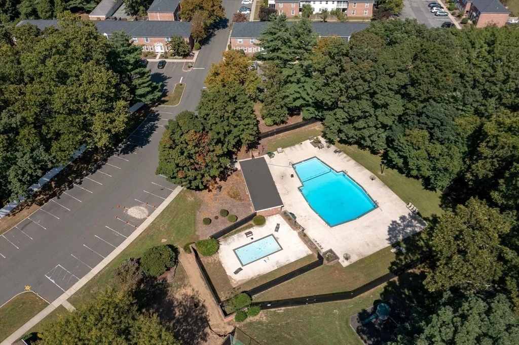 Photo of Unit 80 at 80 Williamsburg Dr