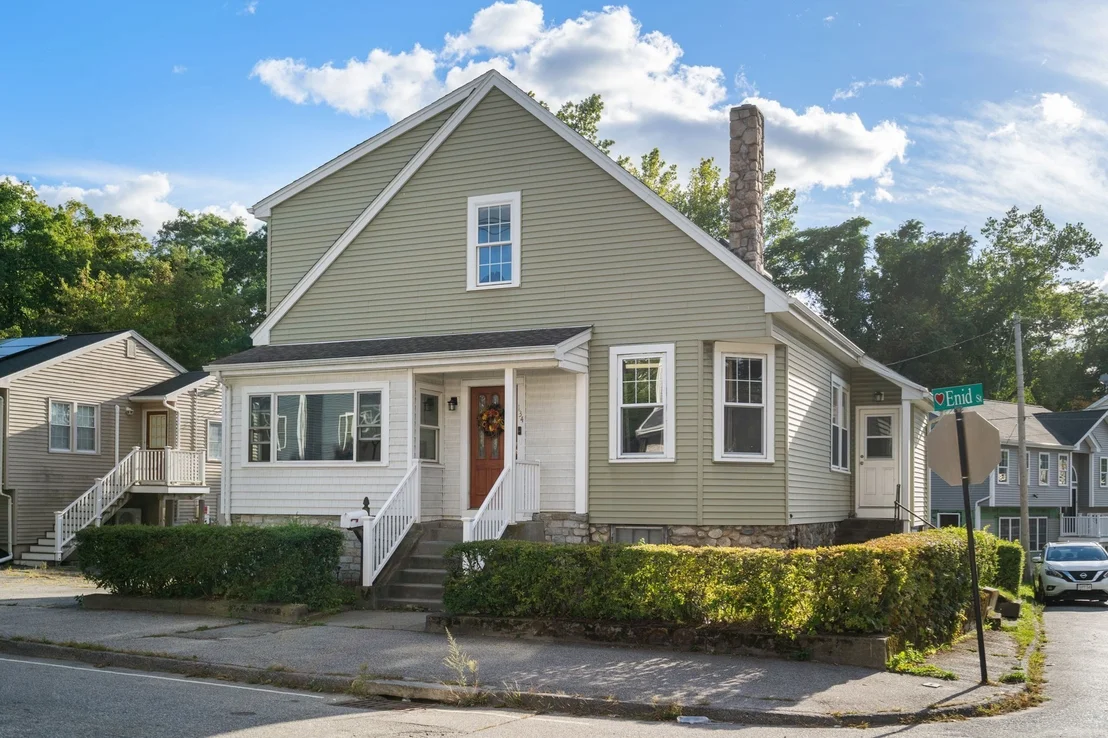 Photo of 134 Commonwealth Ave